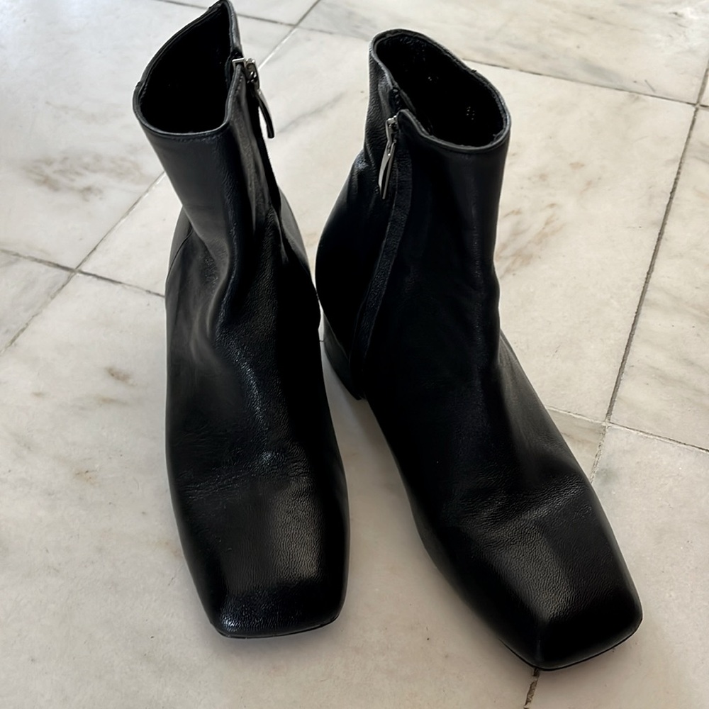 Meno De Mosso Black Leather ankle boots